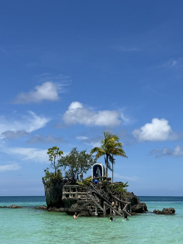 Boracay Bliss: Your Ultimate Guide to Island Paradise! 🏝️