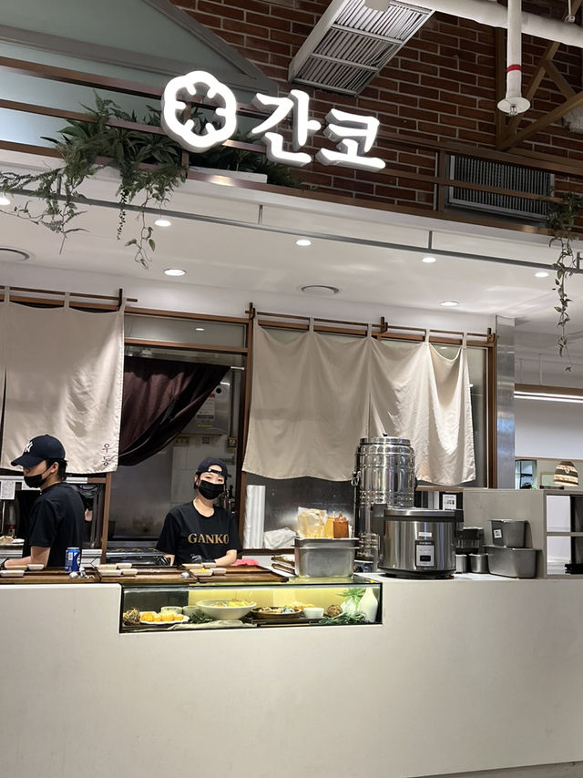 롯데 몰 푸드코트,취향대로 먹어요