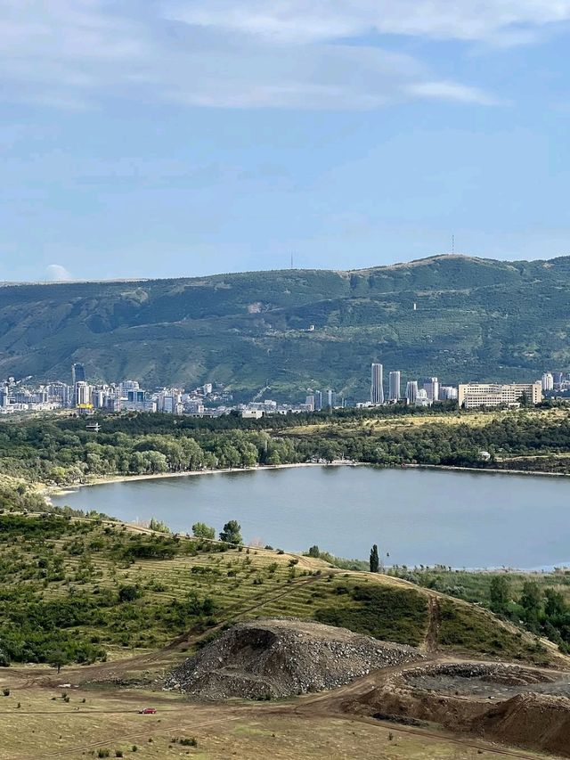 Lazy Loops Around Lisi Lake