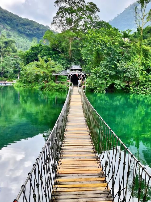 Discover Ziyun Valley in Zhaoqing — Ancient Quarry Meets Scenic Beauty ⛰️🌸