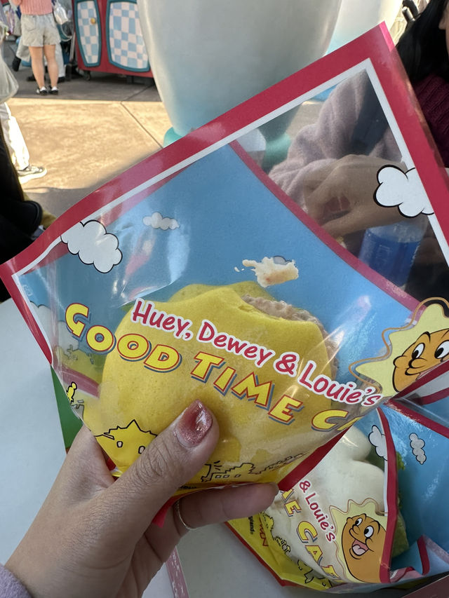 โตเกียวดิสนีย์แลนด์ กินอะไรดี 