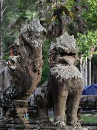 Bayon: 216 Stone Smiles In The Jungle (13th Century)