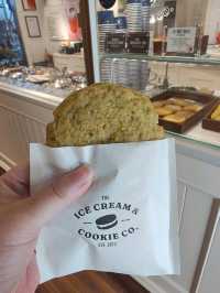 極邪惡 🍪曲奇雪糕三文治🍨