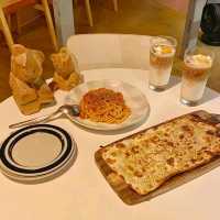 Spectacle Cafe
