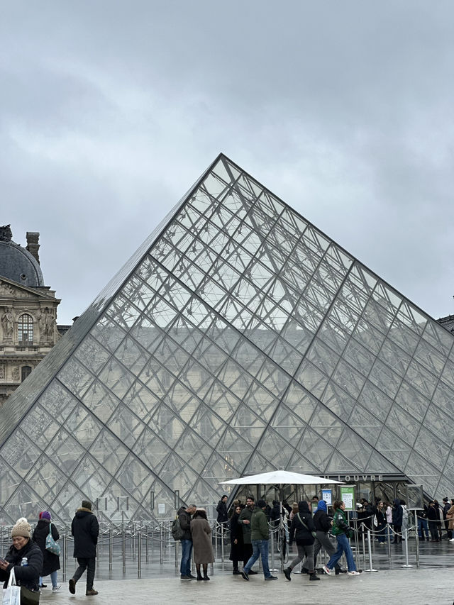 Paris Best Kept Secret: How To Louvre Like A Pro (For Free)