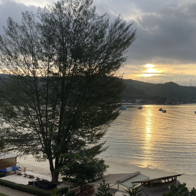 เกาะพีพี…สวรรค์กลางทะเลกระบี่ 🏝️