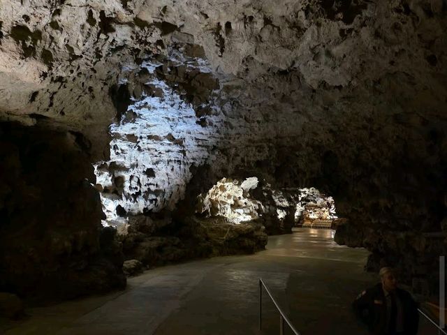 Meramec Caverns (MO) Meramec Caverns (MO)