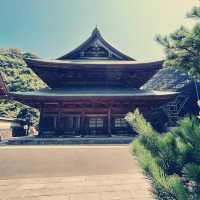 The Heart of Zen Wisdom: Kenchō-ji's Hattō (Lecture Hall) 📜