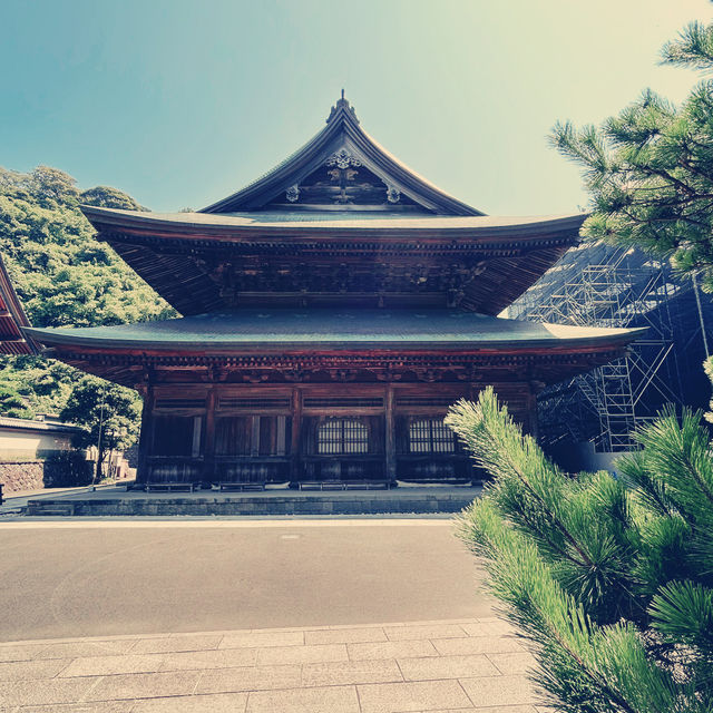 The Heart of Zen Wisdom: Kenchō-ji's Hattō (Lecture Hall) 📜