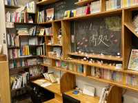 【富山】富山市で泊まるならココ！地元大学生たちが経営する「泊まれる図書館 寄処 ~yosuga~」