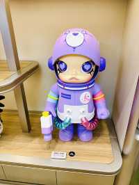 ถ่ายรูปกับน้อง molly ที่ popmart