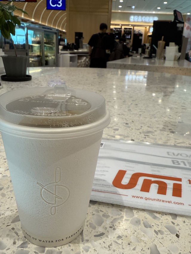 ✈️第二航廈 VWI Coffee Bar 機場豆熱騰騰美式的喚醒