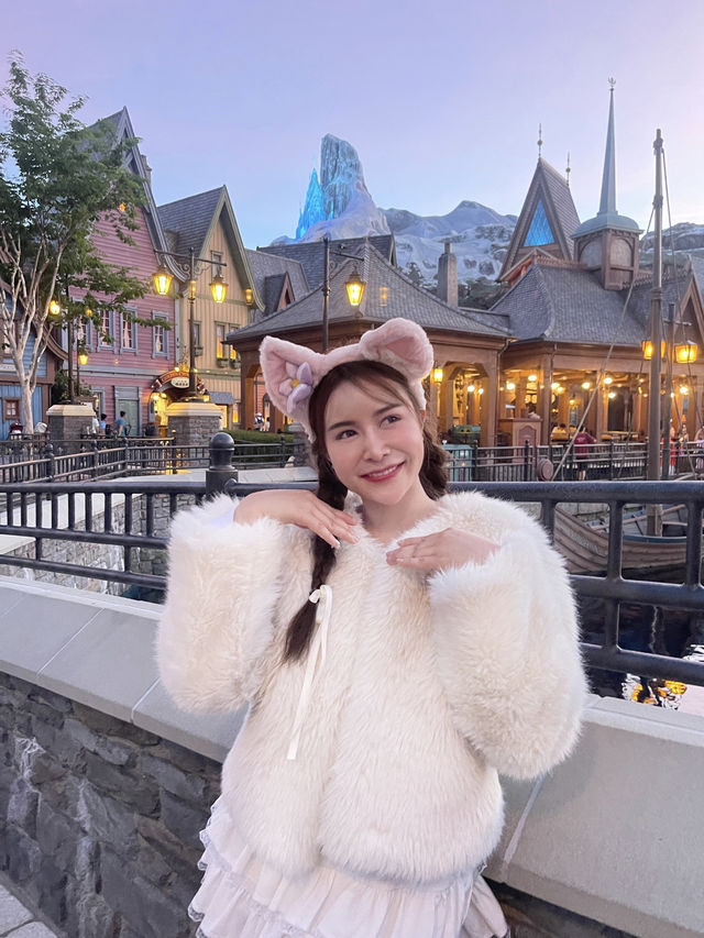 FROZEN Disneyland HK     