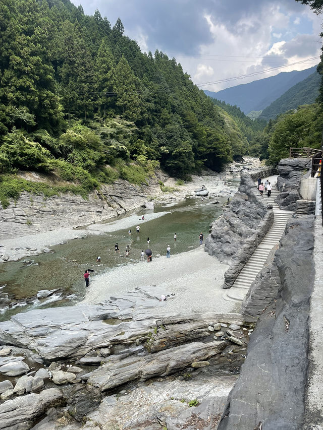 【スリル満点!徳島の秘境スポット🌉✨】 【スリル満点!徳島の秘境スポット🌉✨】