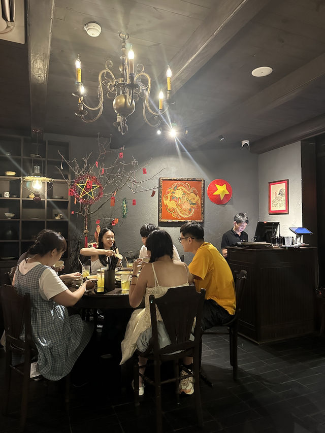 Tầm Vị: Where Hanoi’s Heartbeat Meets Home-Style Elegance 🍽️🌿