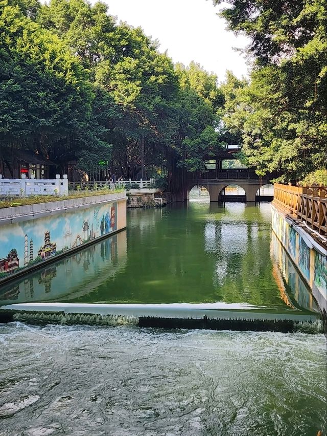 “Whispers of Water — The Charming Canals of Fuzhou”