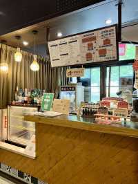 台北駅・北門駅 赤煉瓦の美しい三井記憶倉庫内のカフェ 川流之島