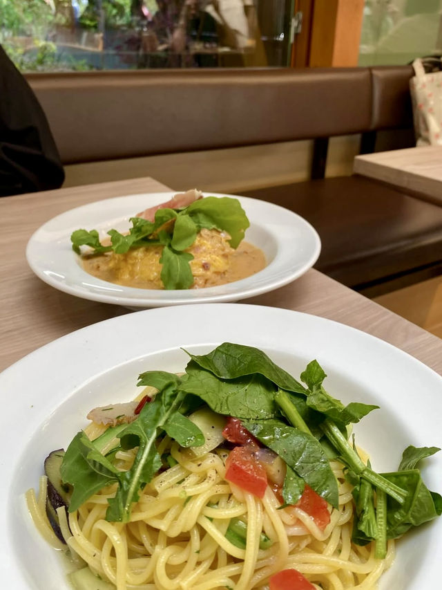 🌿 Lunch with a View at EVERYONESCAFE