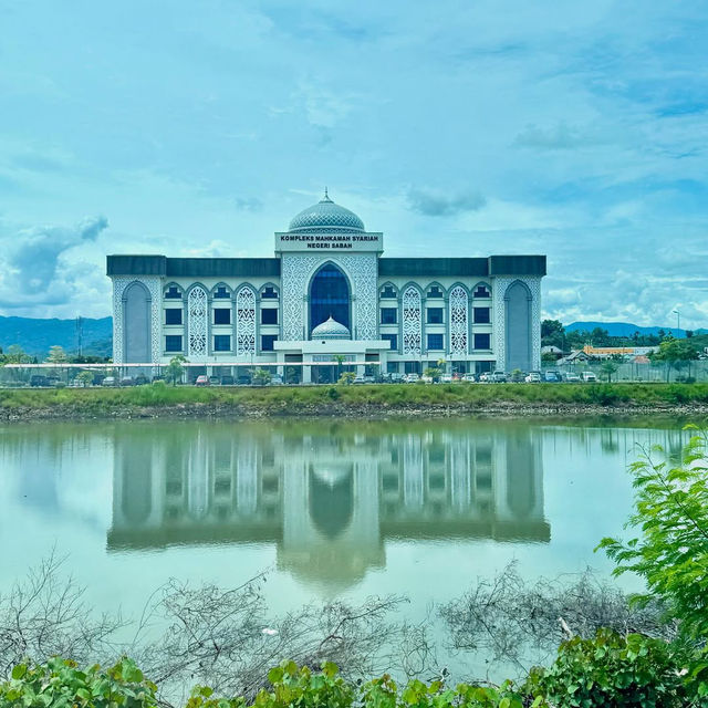 Tranquil Reflections at Masjid Bandaraya, Kota Kinabalu Tranquil Reflections at Masjid Bandaraya, Kota Kinabalu