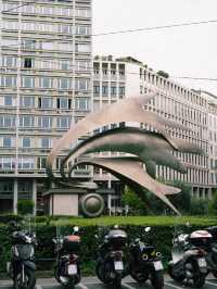 🚌 Milan: Busy Streets with Easy Transport