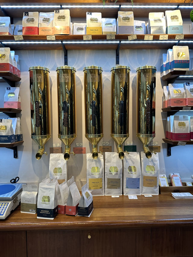 巴黎探店ෆ⃛ 咖啡控來巴黎不能不買三隻猴子吧🐒 巴黎探店ෆ⃛ 咖啡控來巴黎不能不買三隻猴子吧🐒