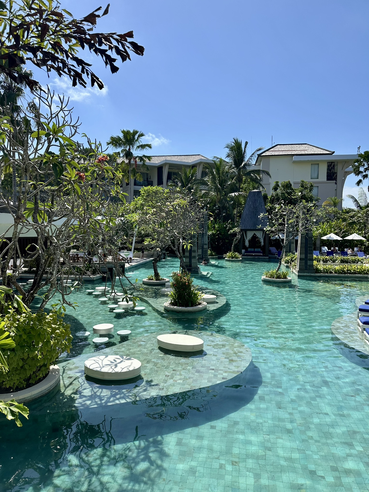 A wonderful summer vacation during the peak season in Bali!😍
So, at the end of May, we flew to the Island of the Gods:
✈️ Flight: Qatar Airways
18-hour journey with a layover in Doha
Excellent airline, a brand-new plane from Moscow to Doha, and comfortable flights
💰 Round-trip tickets cost 130,000 rubles for two
💸 Tickets for Chinese airlines are cheaper—with a layover in Shanghai, it's 55,000 rubles per person
🏝️ Hotel Sofitel Nusa Dua Bali
Nice and comfortable rooms (we got an upgrade to a partial ocean view. Room on the 3rd floor)
Includes 2 breakfasts
💰 120,000 rubles for 7 nights (booked well in advance for May 2026)
🚘 Airport transfer: 500 rubles—booked right here on Trip
Great driver and car
The ride only took 20–30 minutes thanks to the tollway to Nusa Dua
🍹 The hotel features a fantastic system of several interconnected pools
Warm water
Great service
Swim-up bar and another one nearby in the shade
🏖️ Private beach, beautiful ocean, and gorgeous sunsets
The tides are very strong on this side of the island, so you only get about 3–4 hours a day for swimming
🌸 Walking paths along the entire coastline lined with cafes and restaurants
💎 All the hotels along this coast are 4 and 5 stars, offering a laid-back and unhurried vibe
Whether you want to jog or walk in the cool morning air or later in the evening, there are plenty of paved paths with very few people around. It's super convenient for running or pushing a baby stroller
🚲 Bike rentals at the hotel
50,000 IDR (about 250 rubles) for two hours
🧘🏻♀️ Morning yoga (extra charge)
🥥 Excellent breakfast and service—they'll bring your custom eggs and drinks right to your table, so you don't have to wait in line
🐿️ Squirrels are a nice bonus! :) You can feed them seeds and nuts—they take the food right out of your hands, such a fun activity
This trip was exactly what we needed! A perfect reset and wellness retreat 🌸