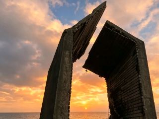 Meeting Dusk Where Sky Meets the Sea: Yongzhen Seaside Park