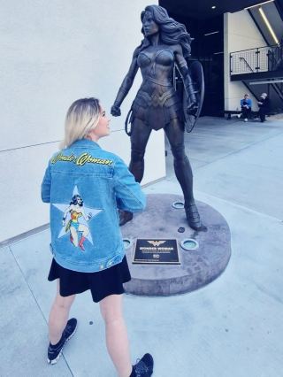 #easytravelpost  

get ready to feel like a true Hollywood insider in Burbank! 🎬✨ The highlight of my trip was the Warner Bros. Studios Tour Hollywood, where behind-the-scenes magic comes alive and you can walk the legendary sets at 3400 Warner Blvd, Burbank, CA 91505. The studio is open every day (except May 19th) from 08:30 to 15:30, with entry costing $478. If you are obsessed with movies and TV, this place is a non-negotiable MUST — you’ll see famous props, original costumes, and find out how your favorites are made!

💡 TIP: Book your ticket early at trip.com — choose a morning slot for fewer crowds and better photo ops! The tours are guided, so you’ll get loads of insider stories and history along the way. I learned that staff can answer nerdy fan questions, so don’t be shy!

Food-wise, grab a snack at the on-site café (it’s themed and fun, but a bit pricey). If you want something more local, head to nearby Magnolia Park for comfy cafés and vintage shops — it’s less touristic and more “Burbank local”. Getting around is easy; Uber/Lyft are fast, but there’s also the Metro Red Line to Universal City and cheap buses nearby.

Last tip: Go for comfy shoes—lots of walking! Weather is mild, pack a light jacket for mornings. And don’t forget your camera—every corner is Insta-worthy.

#warnerbrosstudios  #burbanktravel  #hollywoodtour  #moviemagic  #tripdotcom 