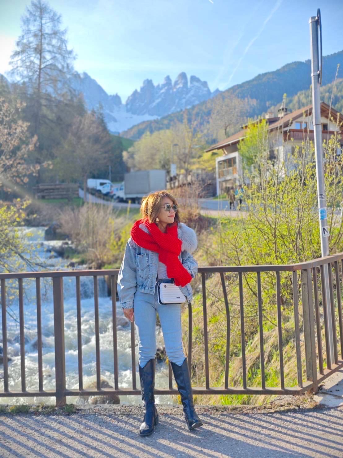 Dolomites — Pemandangan yang serasa keluar dari kartu pos.