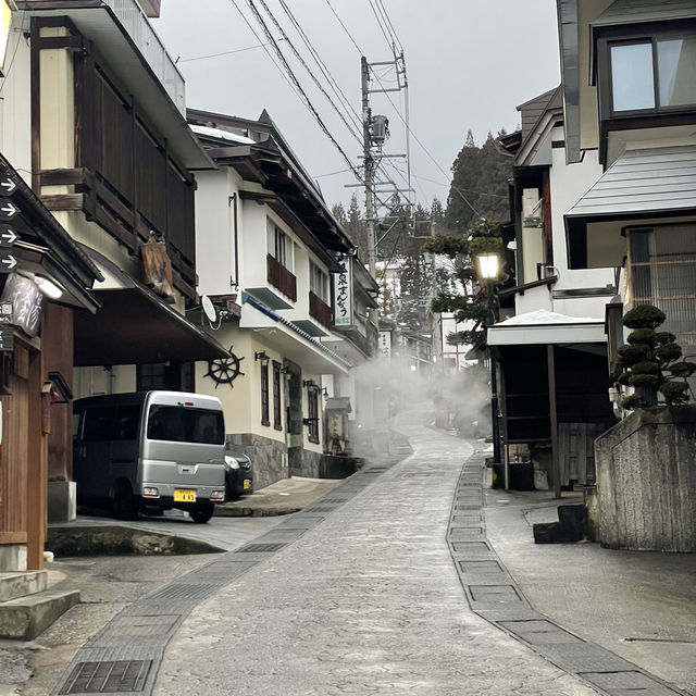 [野沢温泉 in 長野県] 温泉街の雰囲気とスノボー・スキー場