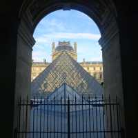 Louvre: World's Largest Art Museum 