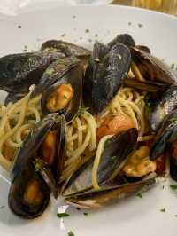 Fresh Mussel Pasta at L’Ostricaio – A Taste of the Mediterranean in Malta 🇲🇹