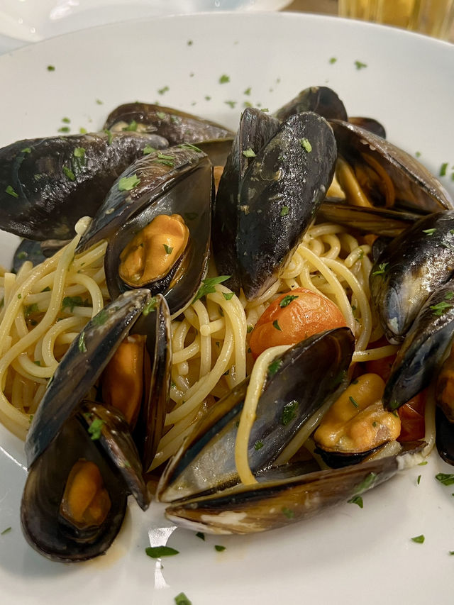 Fresh Mussel Pasta at L’Ostricaio – A Taste of the Mediterranean in Malta 🇲🇹