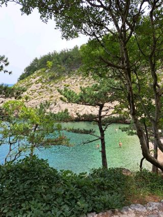 クロアチアの隠れた楽園：ヴルブニク