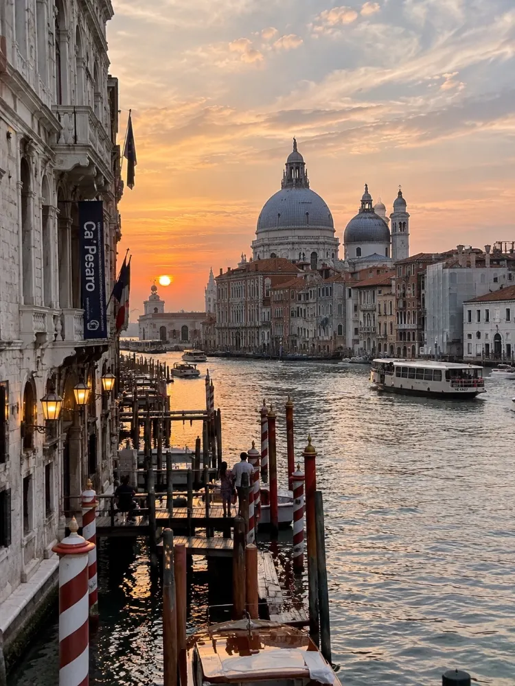 베네치아는 감성 그 자체: 길을 잃어야 더 완벽한 여행이 되는 이유 🇮🇹🛶
