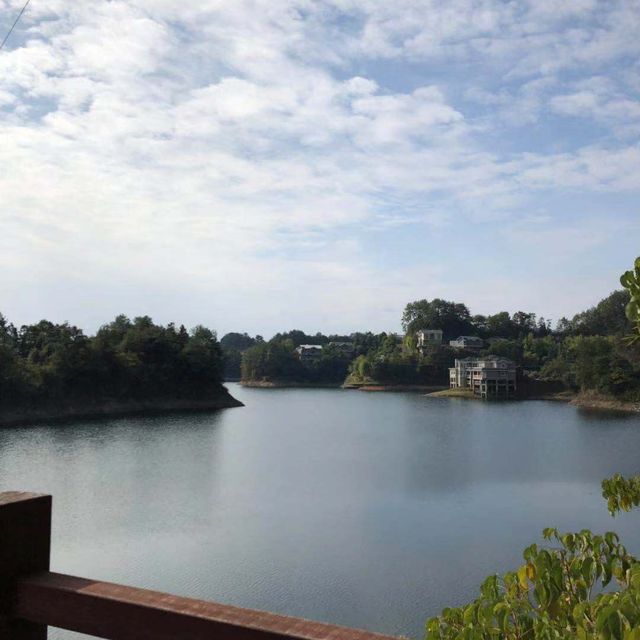 Thousand Island Lake