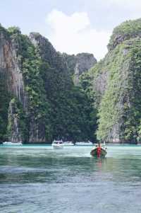 Phi Phi Island - the unforgettable sea of jelly-like green shimmer.