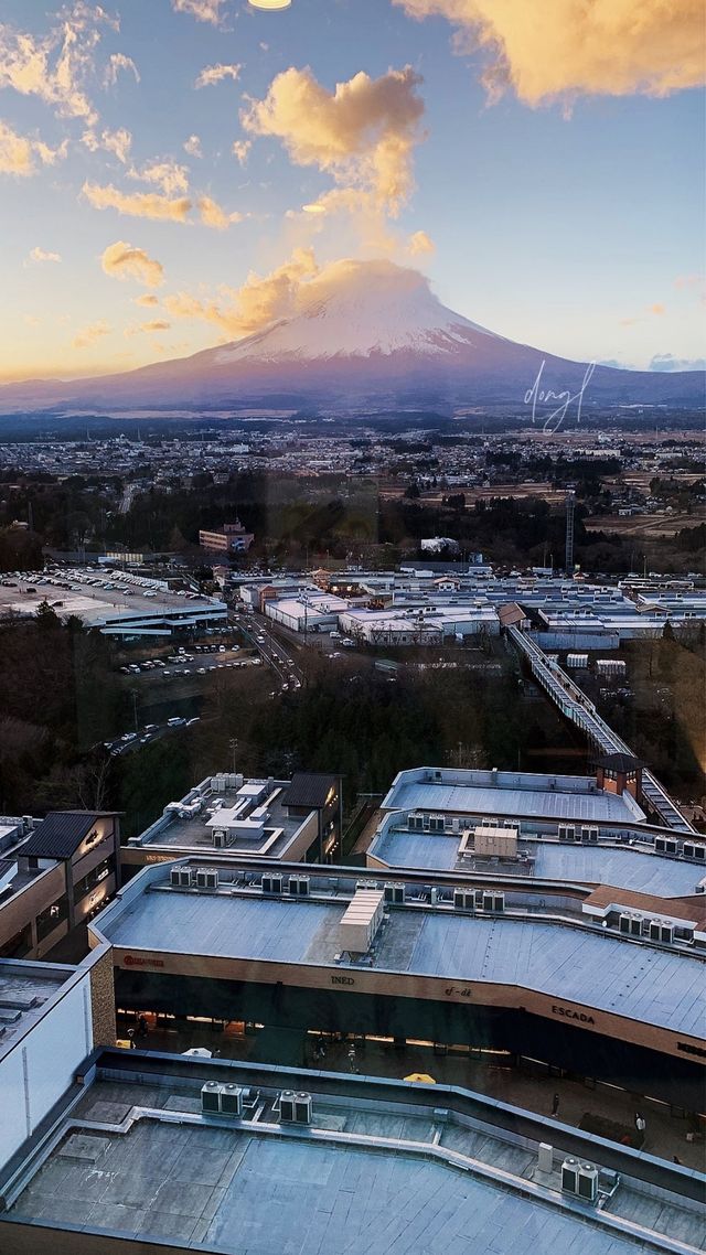 Shizuoka Gotemba Premium Outlets - Shopping and scenic views in one!