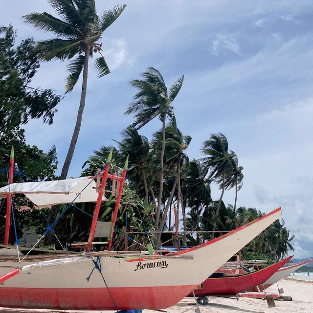Boats and beaches in Boracay 