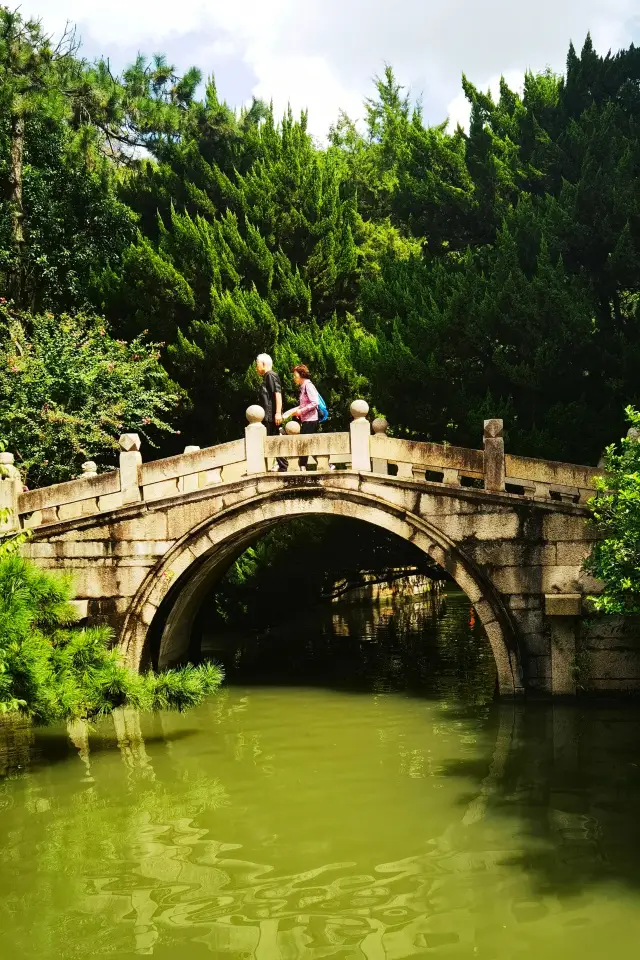 Zuibaichi Park, one of the five major classical gardens in Shanghai