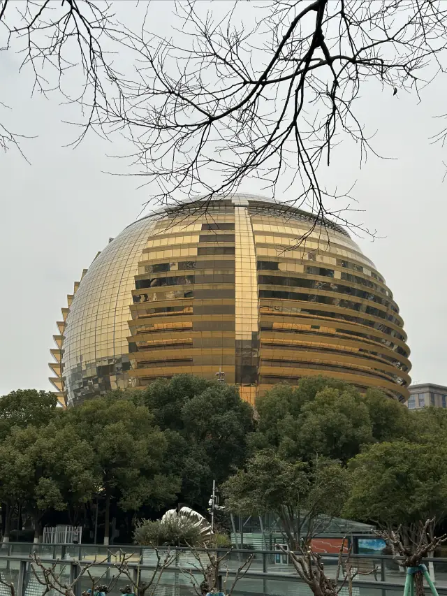 The Hangzhou Civic Center and City Balcony have become new landmarks