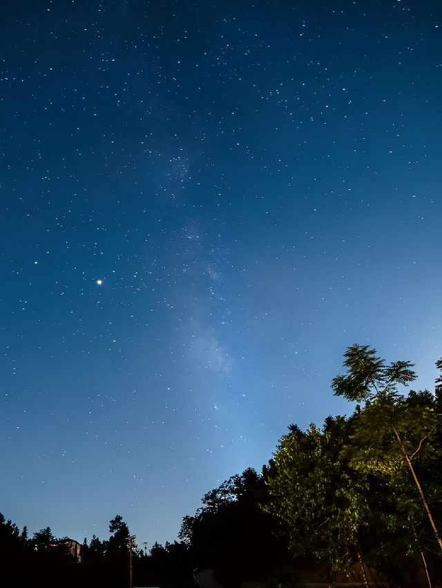 翻山越嶺為你而來，雲海上放空的治癒民宿