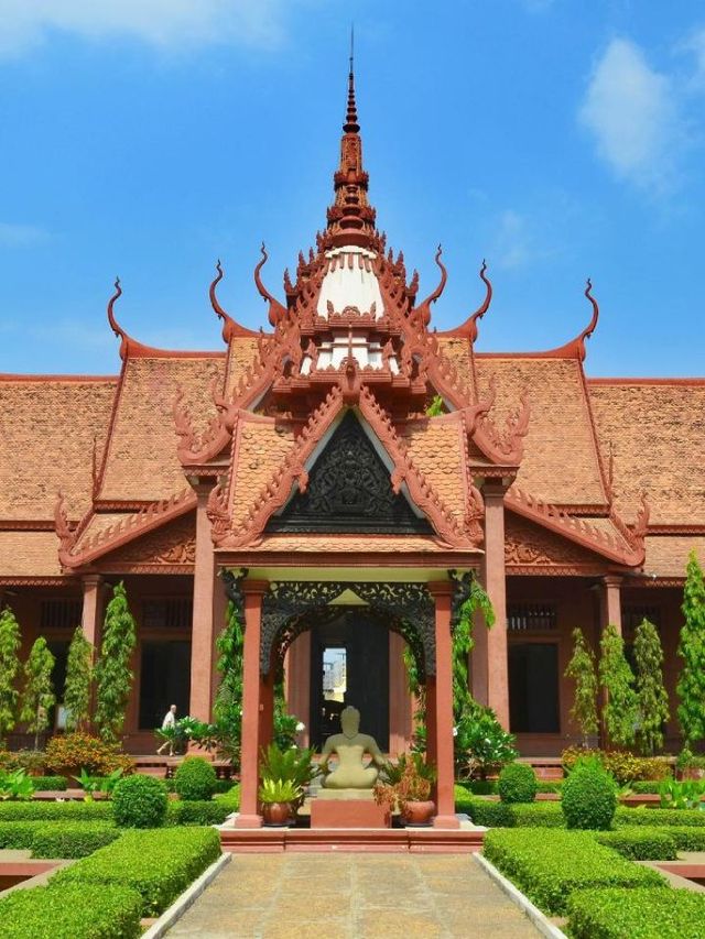 🌟 Phnom Penh's Top Hotels for Every Traveler 🌟
