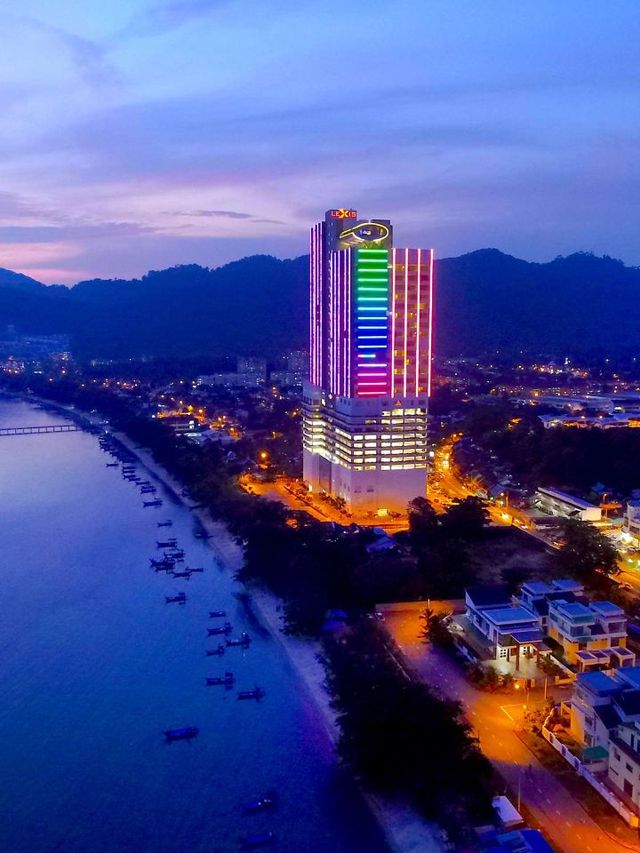 🌟 Penang's Luxe Retreat: Lexis Suites Spotlight 🌊