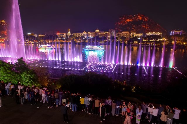 廣西與貴州交界有座城市，風景美物價低民風淳樸，可謂好吃又好玩