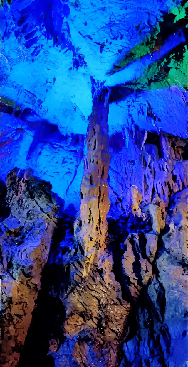 隱水洞——奇幻岩溶之旅