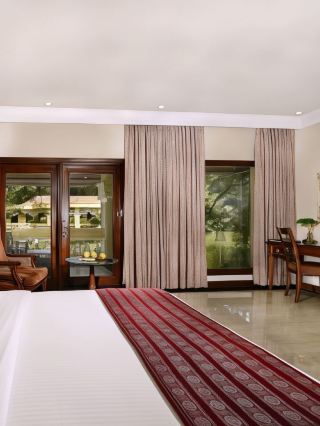 🌟 Bhubaneswar's Best: Mayfair Lagoon's Charm 🏨✨