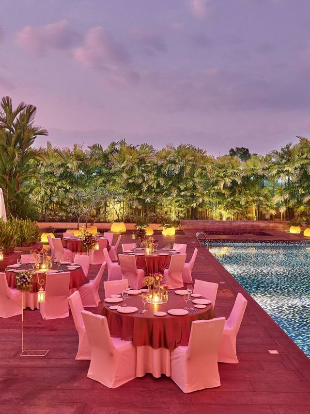 🌟✈️ Kochi's Cozy Gateway: Courtyard Kochi Airport 🏨🌴