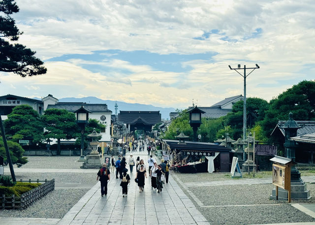 長野善光寺 仲見世通主打一個吃吃喝喝