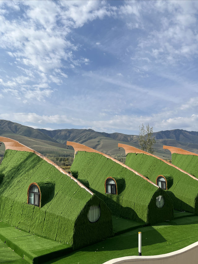 在那拉提！住進童話世界裡的小木屋…。